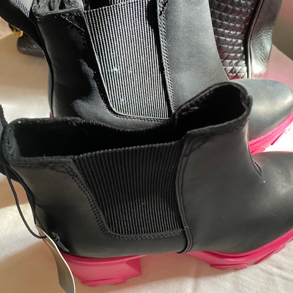 Super cute Sorel Winter Boots ! - Picture 10 of 11